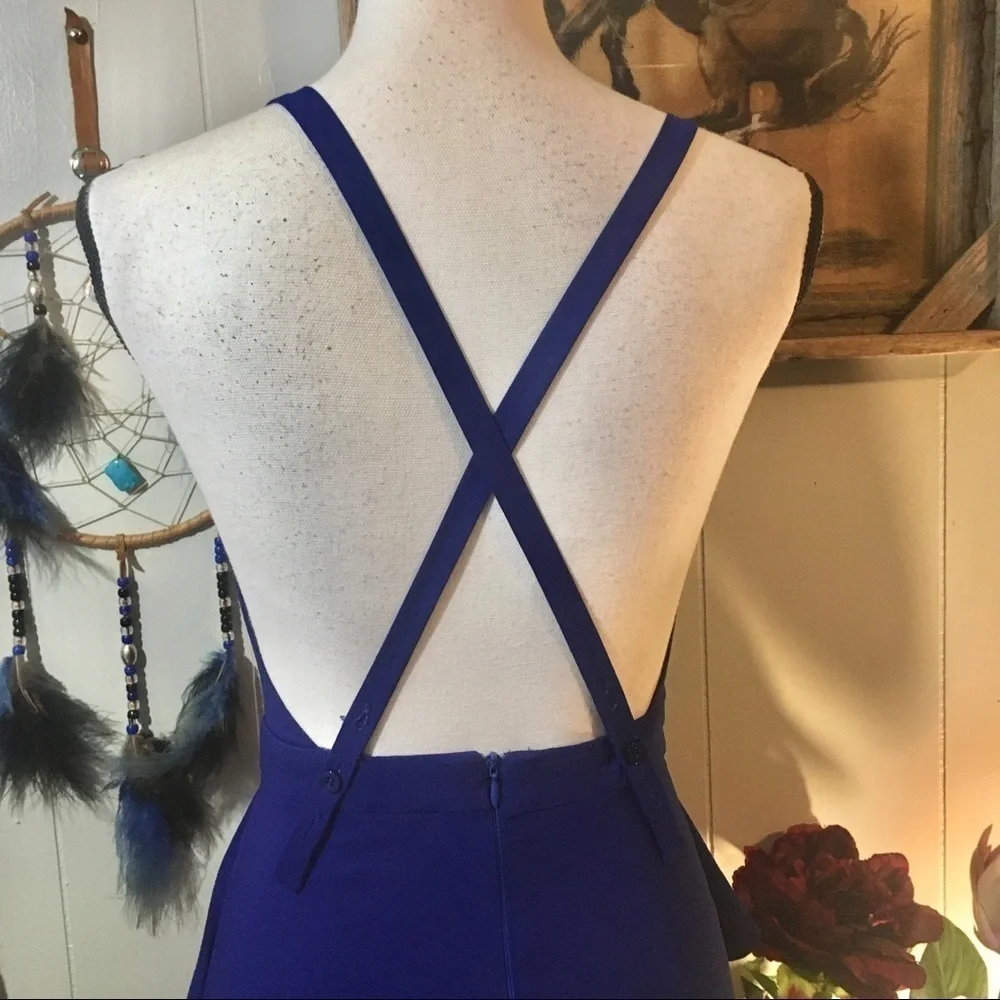 Nameless backless dress